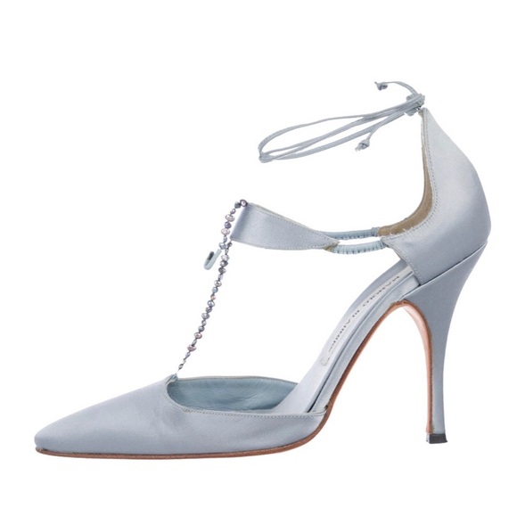 Manolo Blahnik Sky Blue Satin Pumps - Picture 2 of 4